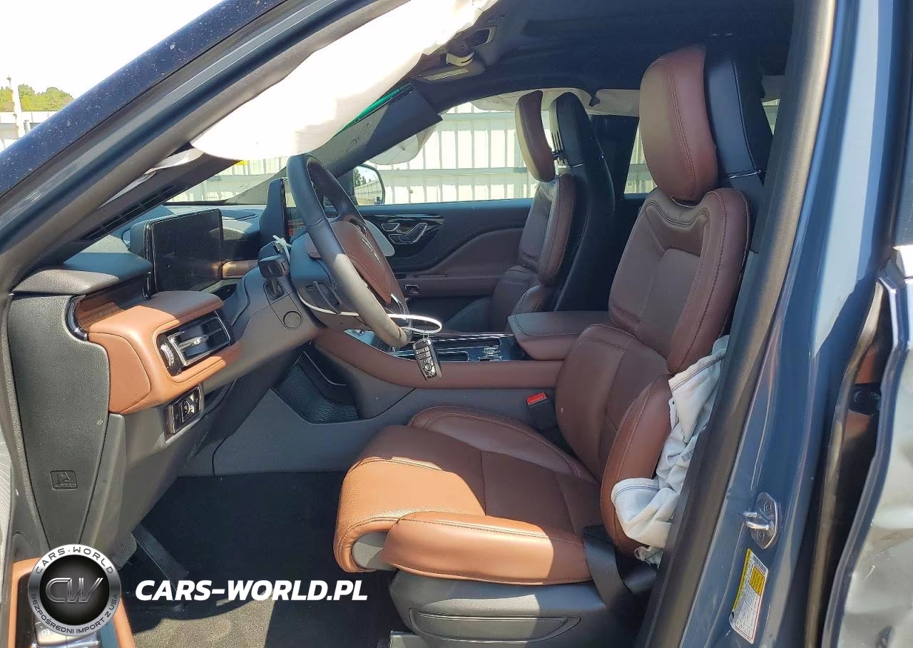 2026 Lincoln Aviator Reserve VIN:5LM5J7XCXTGL16649 - 7