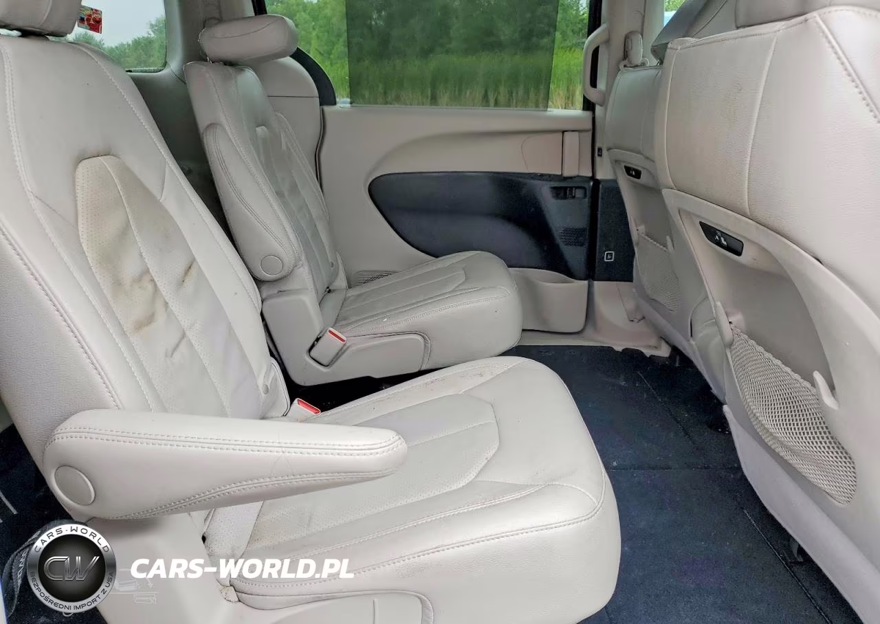 2021 Chrysler Pacifica Touring L VIN:2C4RC1BG2MR593659 - 11