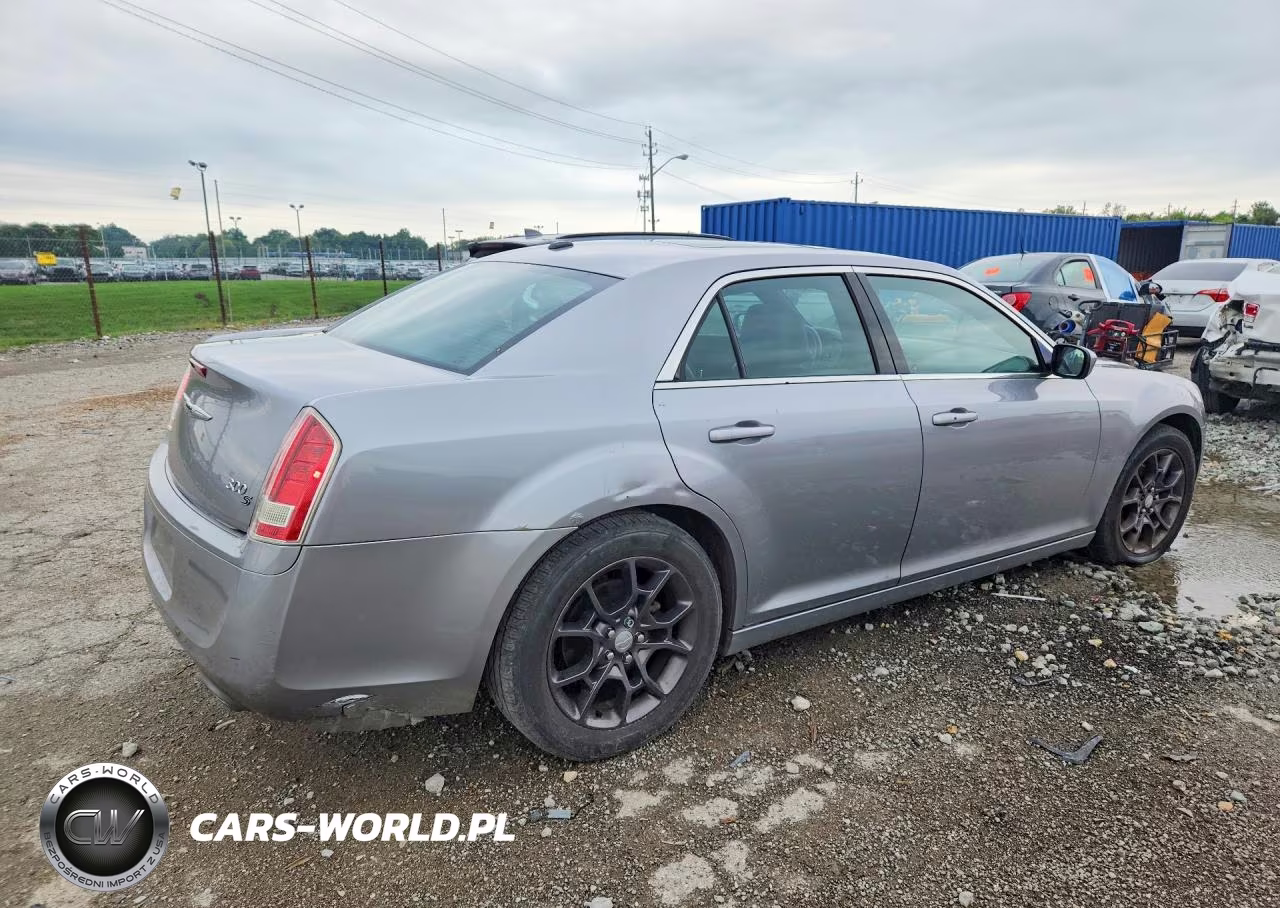 2014 Chrysler 300 S VIN:2C3CCAGG0EH120529 - 3