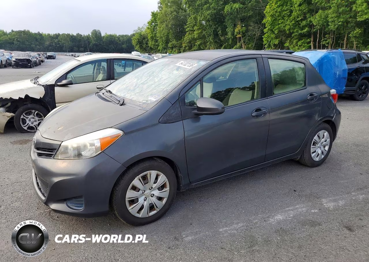 2014 Toyota Yaris 5-Door Le