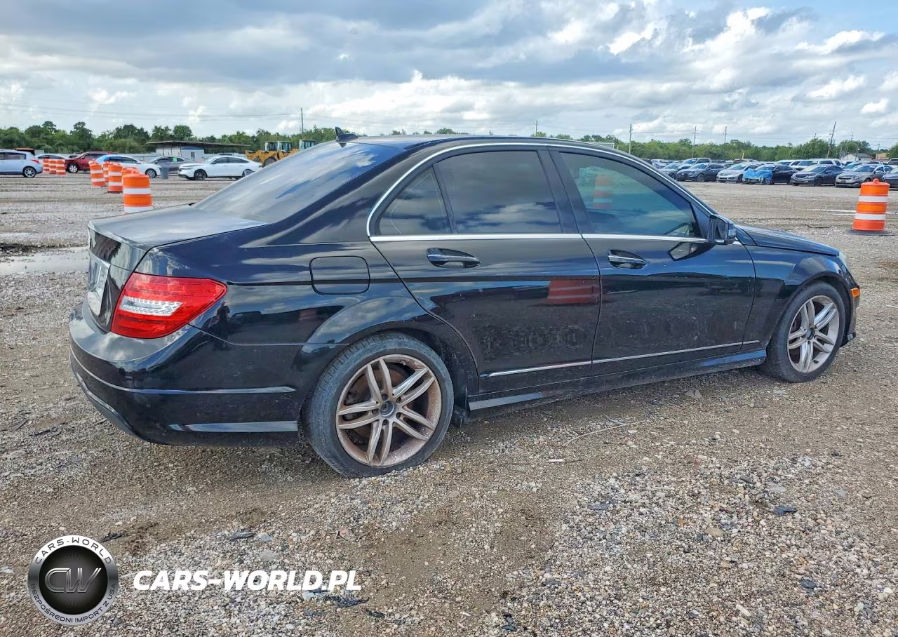 2014 Mercedes-Benz C 250 VIN:WDDGF4HB6EG216966 - 3