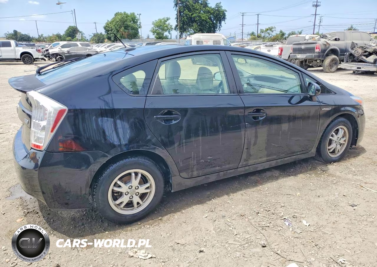 2011 Toyota Prius Two VIN:JTDKN3DU9B1478911 - 3