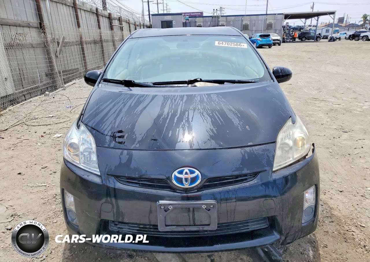 2011 Toyota Prius Two VIN:JTDKN3DU9B1478911 - 5