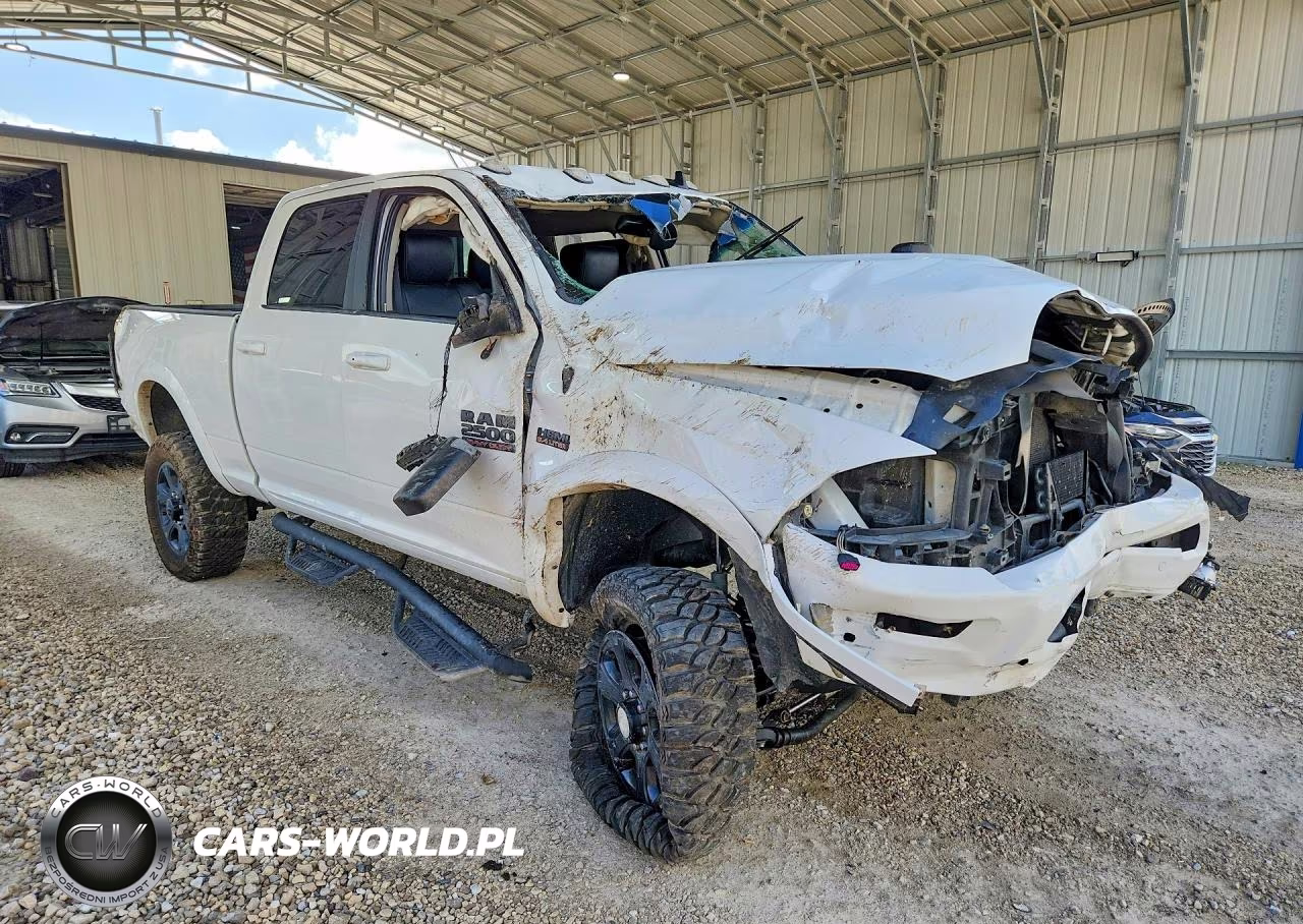 2018 Ram 2500 Laramie VIN:3C6UR5FJ9JG368721 - 4
