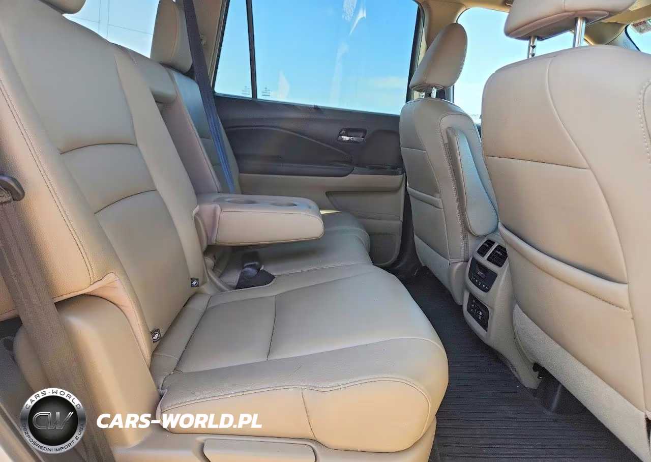 2016 Honda Pilot Touring VIN:5FNYF6H99GB120186 - 10