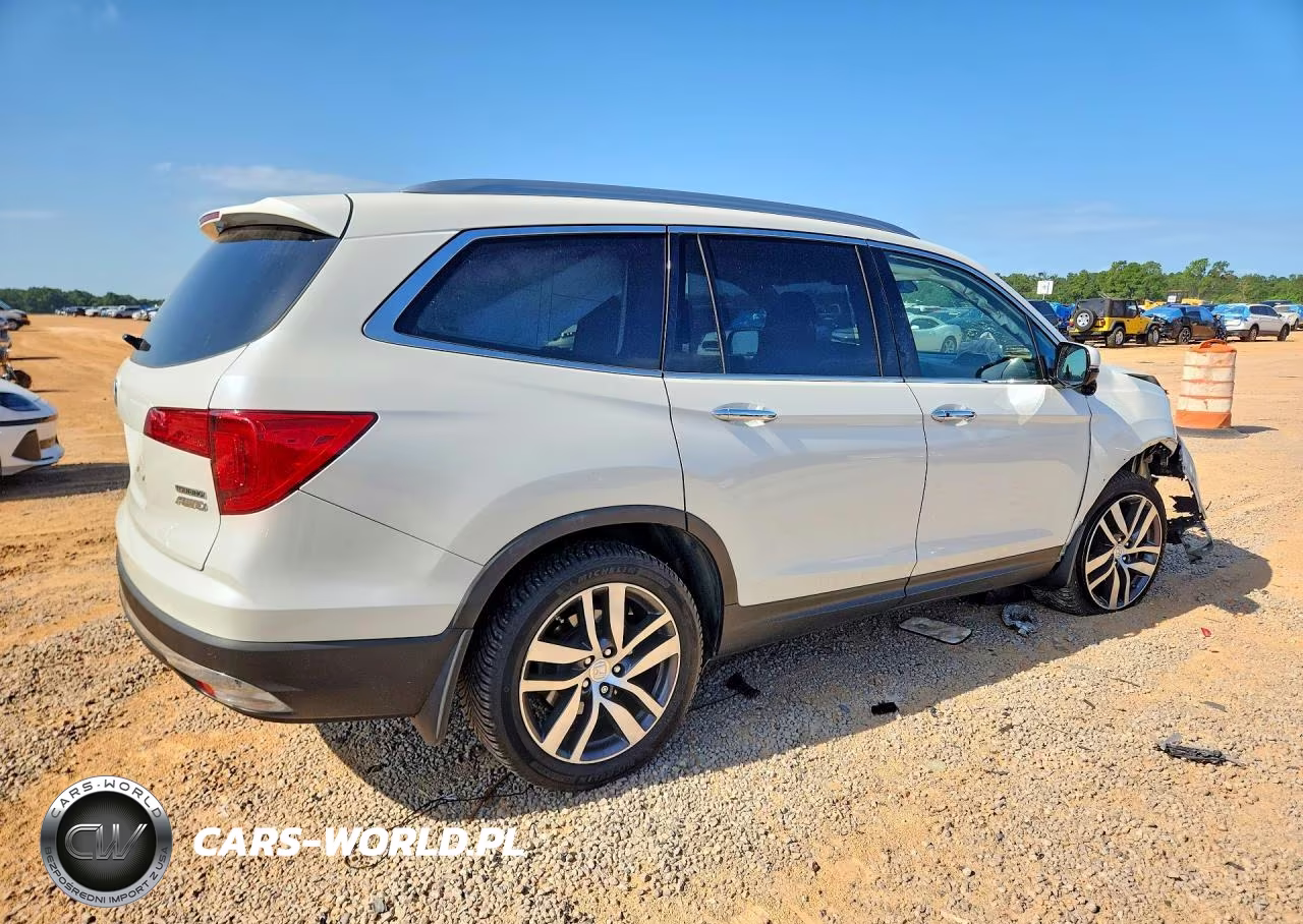 2016 Honda Pilot Touring VIN:5FNYF6H99GB120186 - 3