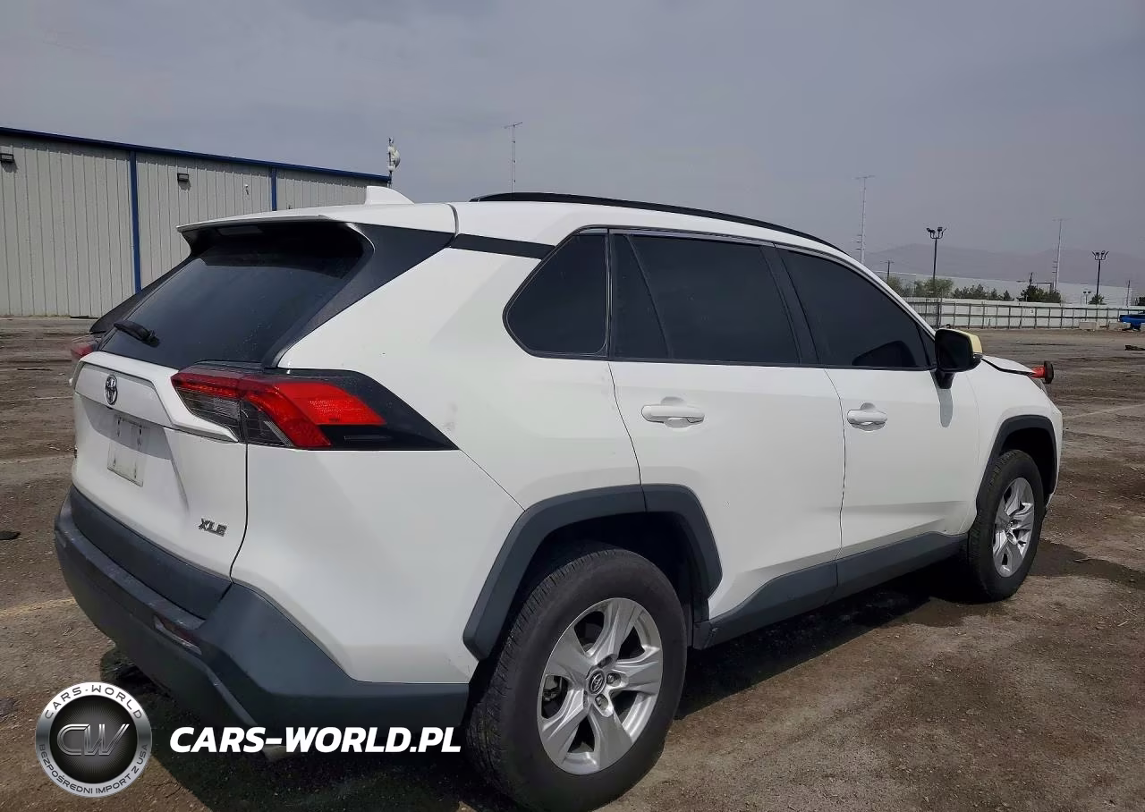 2021 Toyota Rav4 Xle VIN:2T3W1RFV0MW109929 - 3