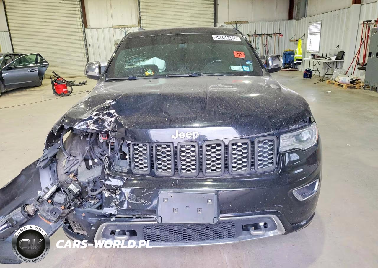 2017 Jeep Grand Cherokee Overland VIN:1C4RJFCGXHC770135 - 5