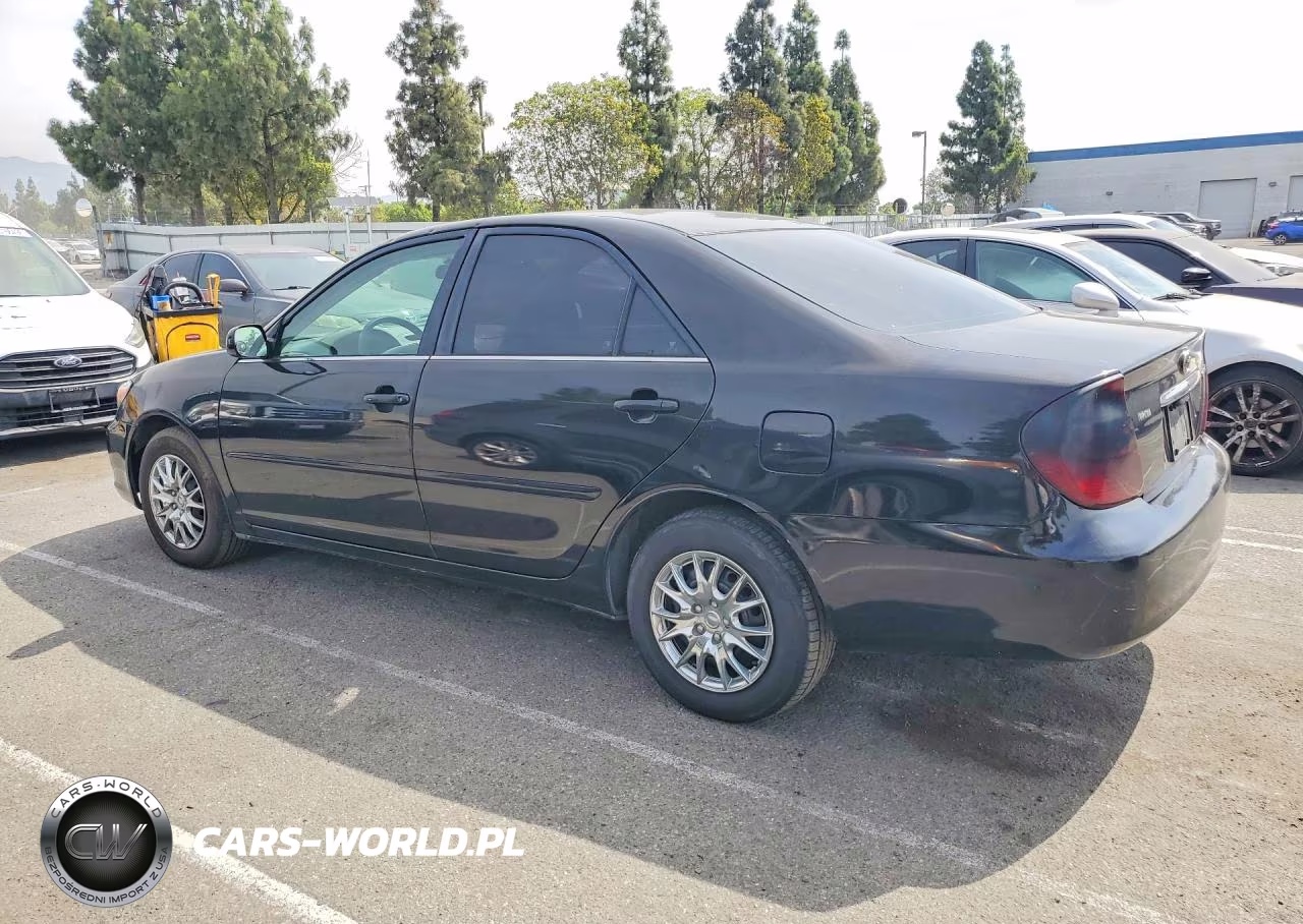 2002 Toyota Camry Le VIN:4T1BE32K82U074025 - 2