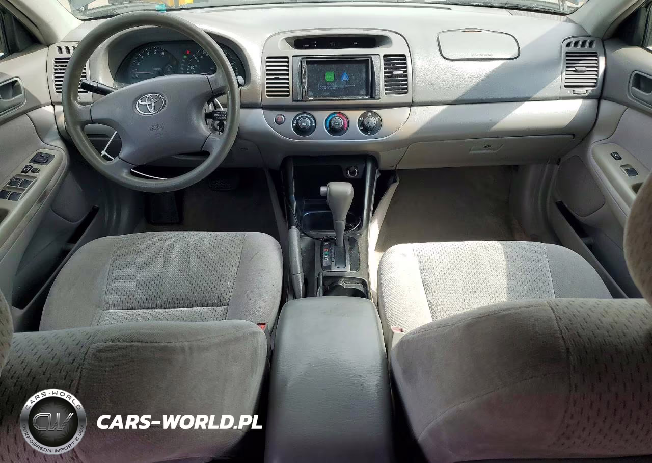 2002 Toyota Camry Le VIN:4T1BE32K82U074025 - 8