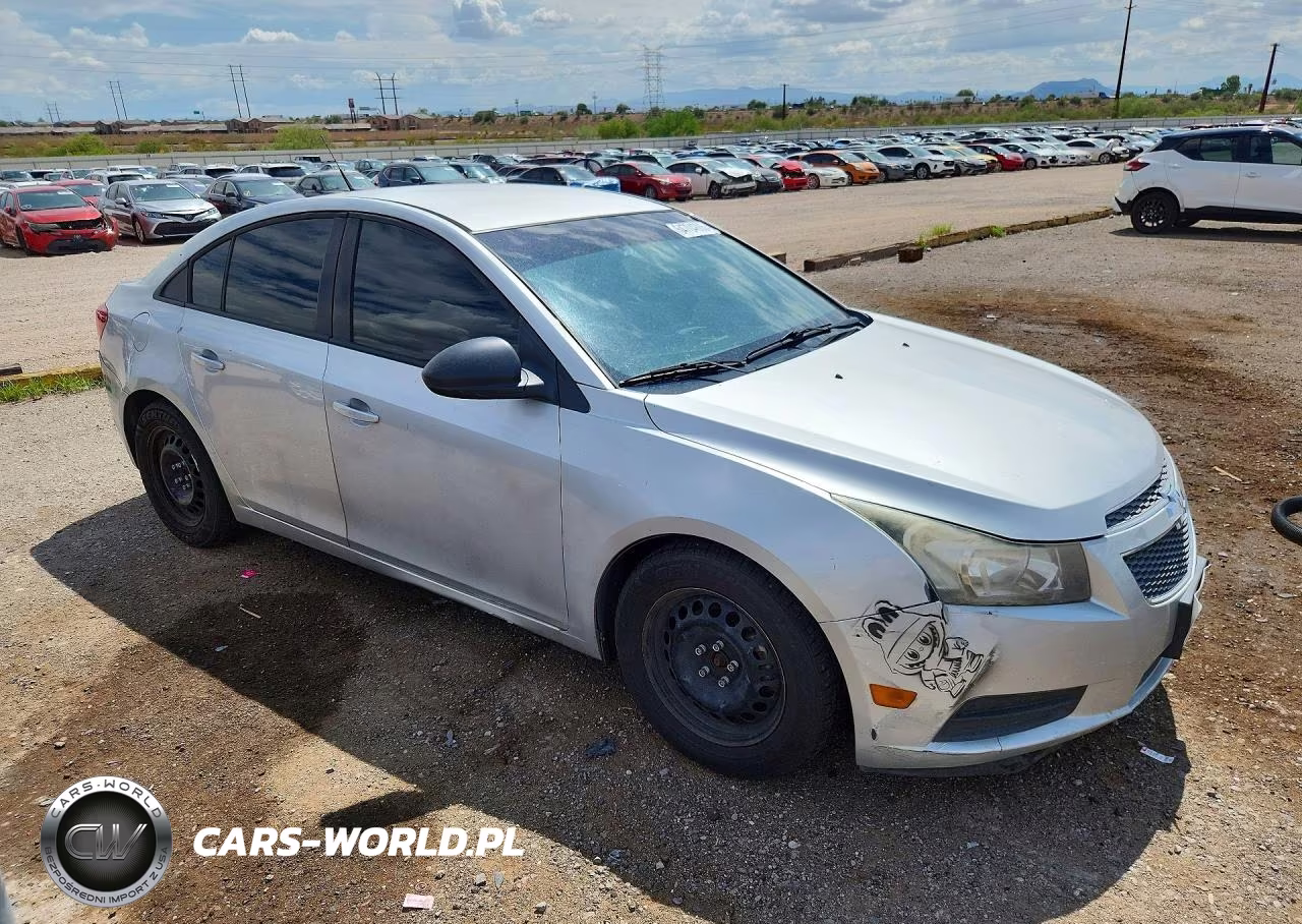 2014 Chevrolet Cruze Ls VIN:1G1PA5SH5E7169482 - 4