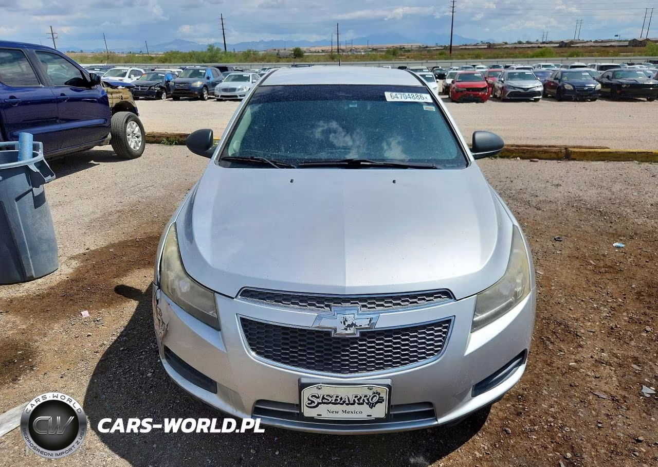 2014 Chevrolet Cruze Ls VIN:1G1PA5SH5E7169482 - 5