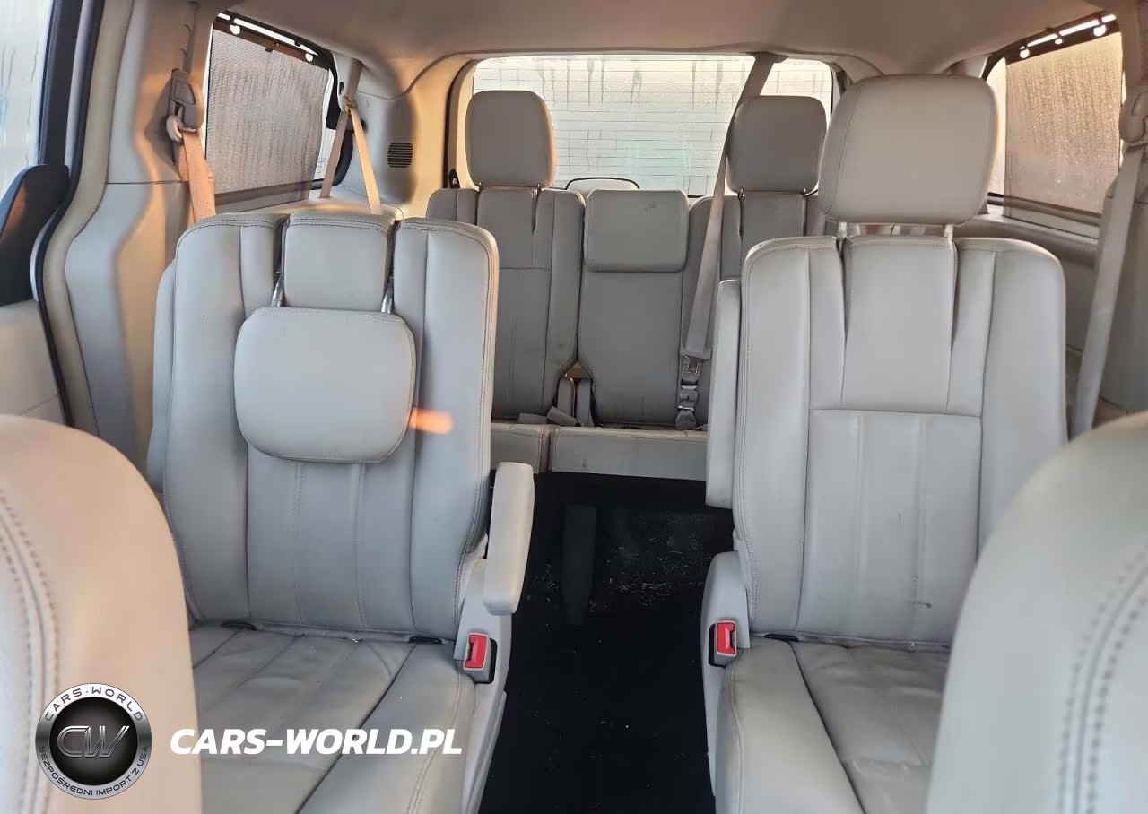 2013 Chrysler Town & Country Touring VIN:2C4RC1BG9DR539209 - 10