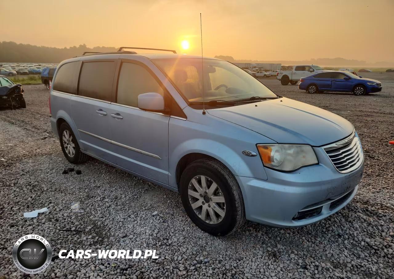 2013 Chrysler Town & Country Touring VIN:2C4RC1BG9DR539209 - 4