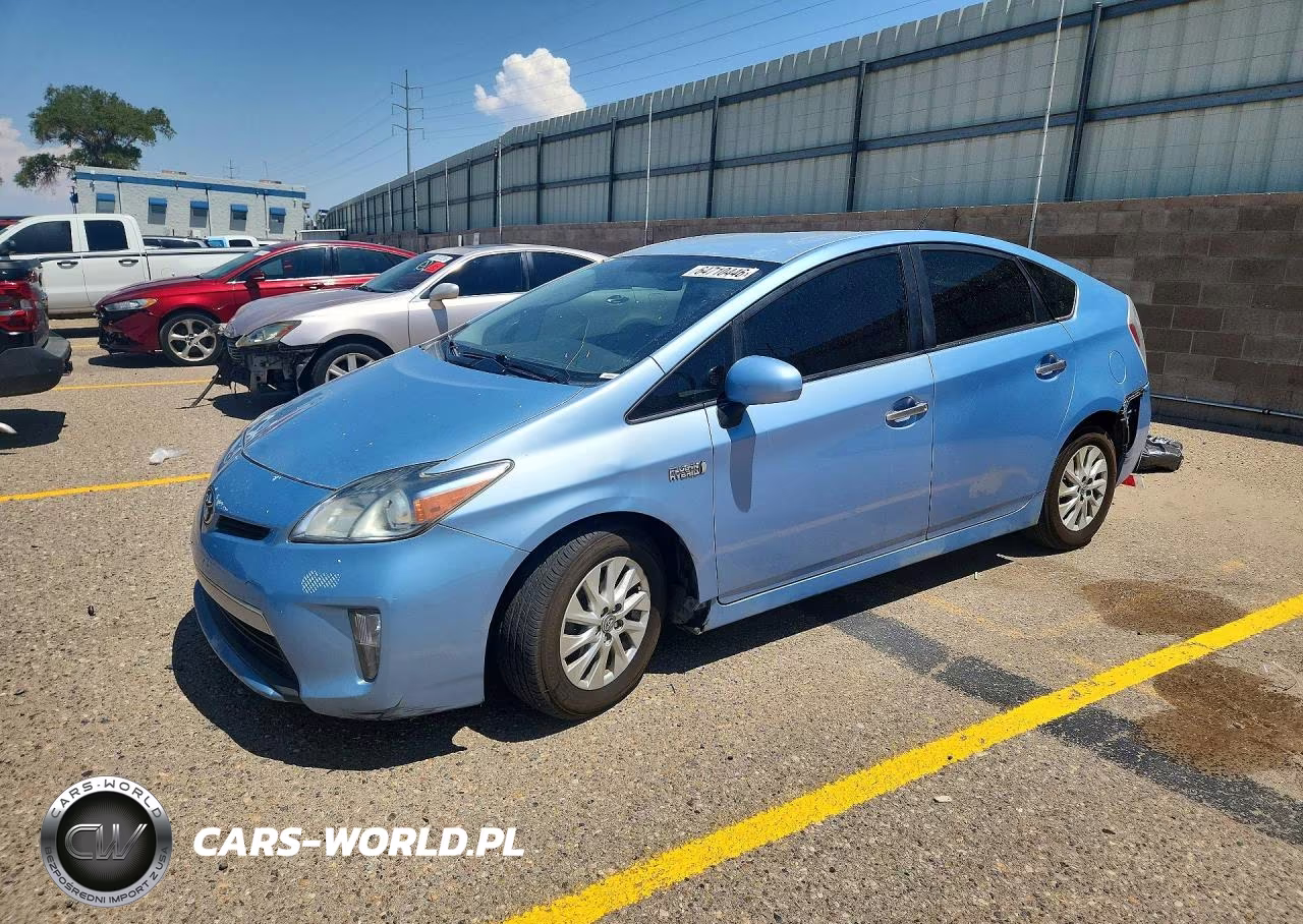 2014 Toyota Prius Plug-In Hybrid Base – zdjęcie 1 z 12