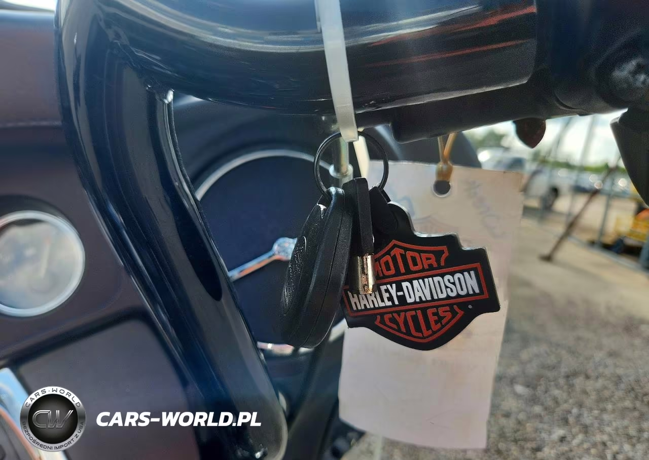 2014 Harley-Davidson Flhtcu Ultra Classic Electra Glide VIN:1HD1FCM16EB642983 - 8