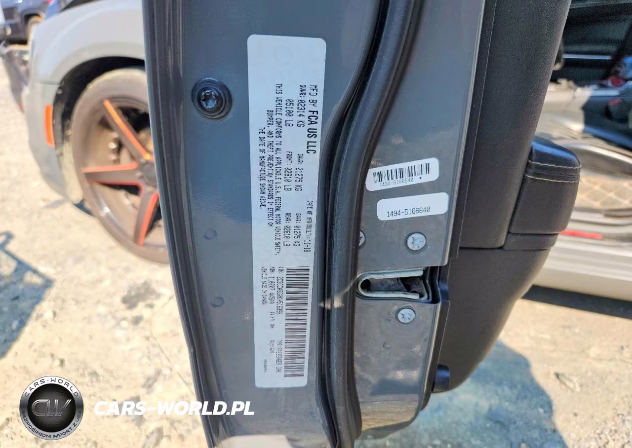 2019 Chrysler 300 S VIN:2C3CCABG0KH516396 - 12