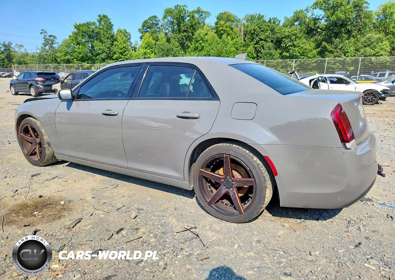 2019 Chrysler 300 S VIN:2C3CCABG0KH516396 - 2