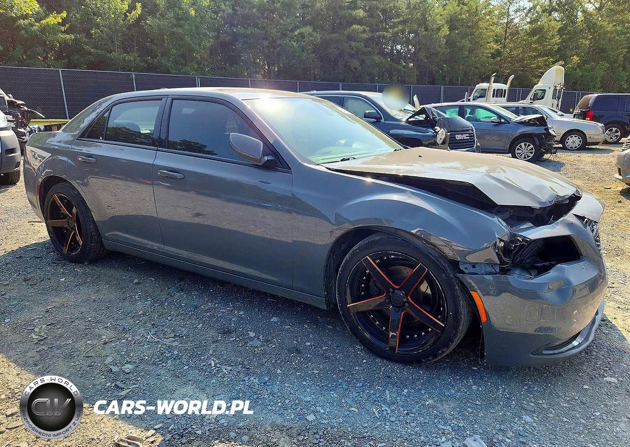 2019 Chrysler 300 S VIN:2C3CCABG0KH516396 - 4