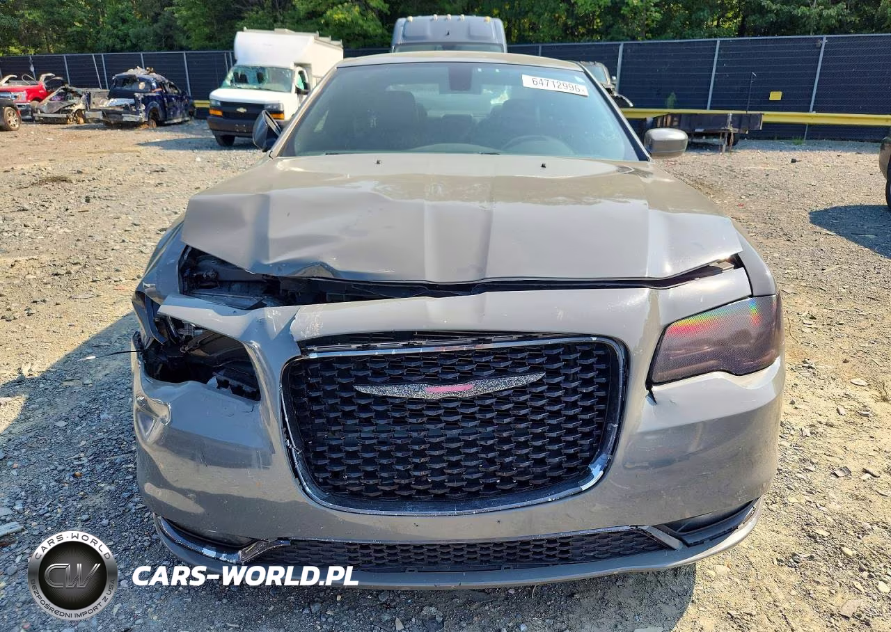 2019 Chrysler 300 S VIN:2C3CCABG0KH516396 - 5