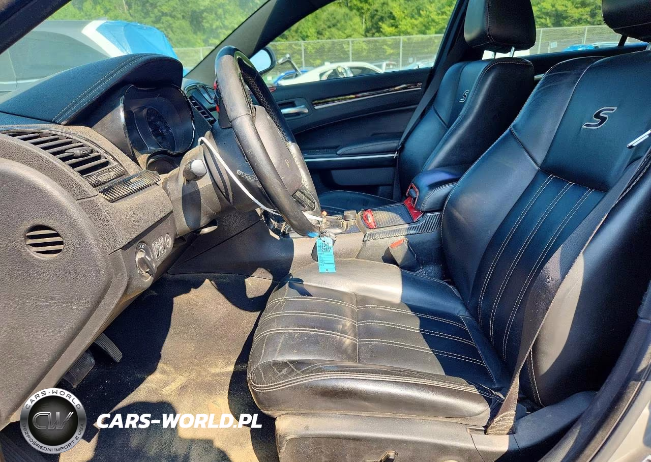 2019 Chrysler 300 S VIN:2C3CCABG0KH516396 - 7