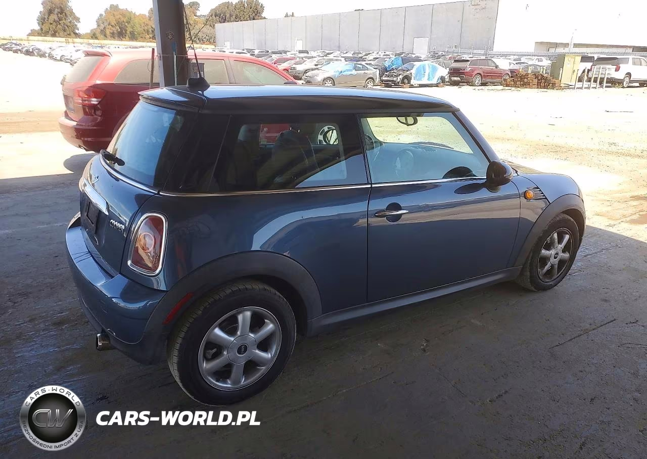 2010 Mini Cooper VIN:WMWMF3C51ATZ66394 - 3