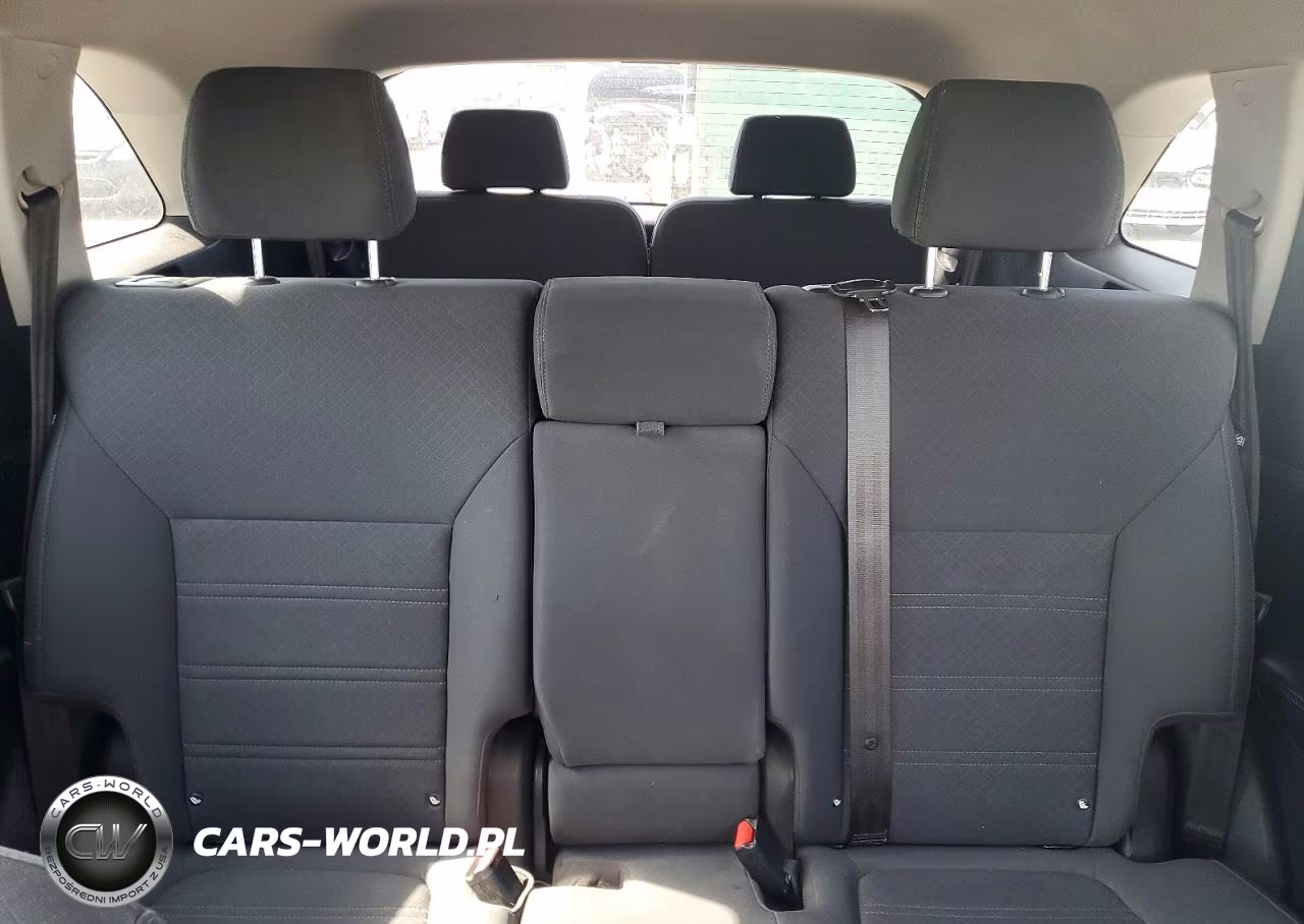 2019 Kia Sorento L VIN:5XYPG4A35KG586928 - 10