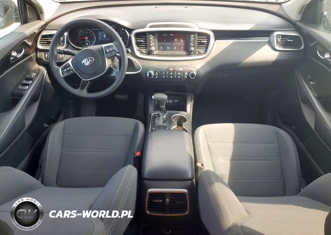 2019 Kia Sorento L VIN:5XYPG4A35KG586928 - 8