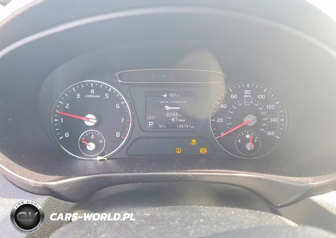 2019 Kia Sorento L VIN:5XYPG4A35KG586928 - 9
