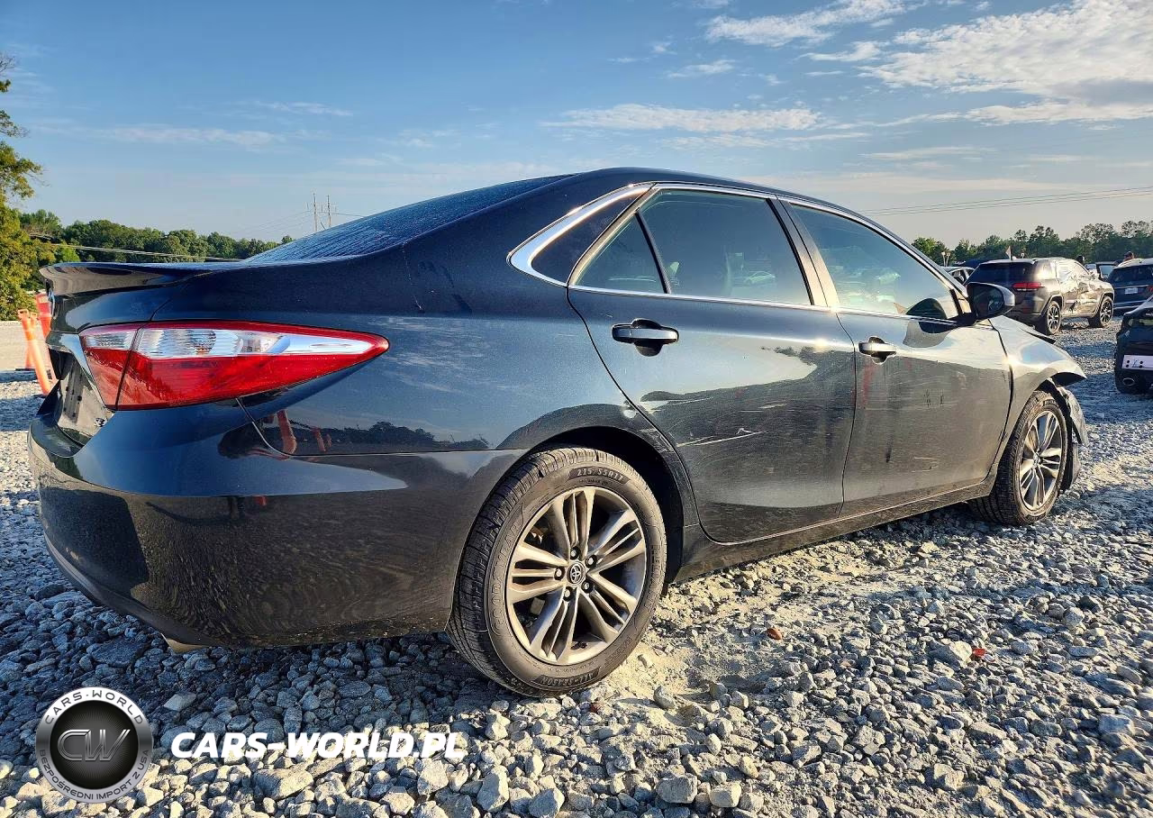 2016 Toyota Camry Se VIN:4T1BF1FK4GU535417 - 3