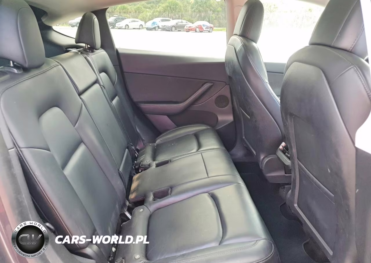 2021 Tesla Model Y VIN:5YJYGDEF9MF261704 - 11