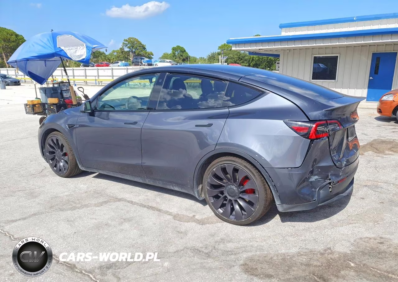 2021 Tesla Model Y VIN:5YJYGDEF9MF261704 - 2