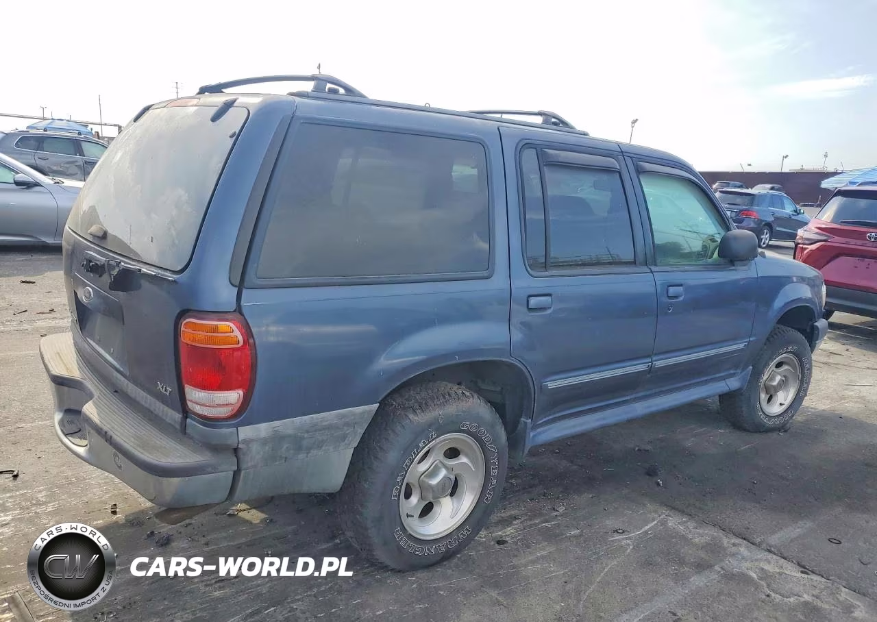 2000 Ford Explorer Xlt VIN:1FMZU63E8YUB38827 - 3