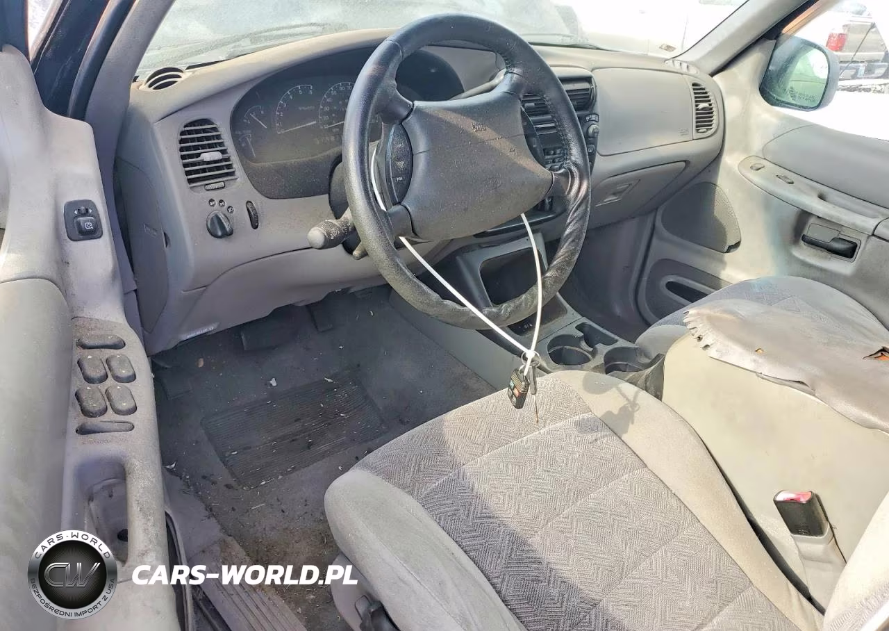 2000 Ford Explorer Xlt VIN:1FMZU63E8YUB38827 - 9
