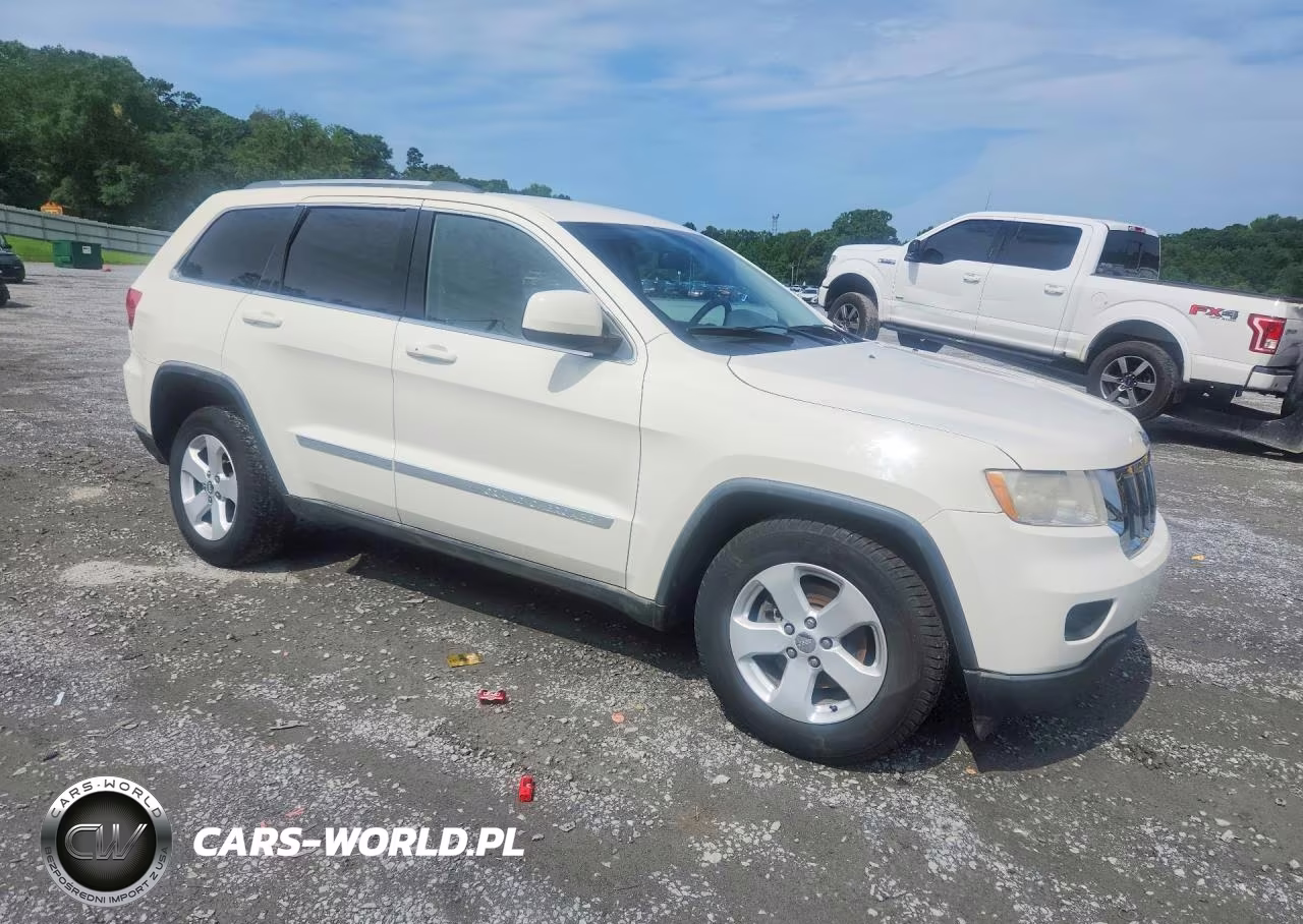 2011 Jeep Grand Cherokee Laredo VIN:1J4RS4GG9BC532113 - 4