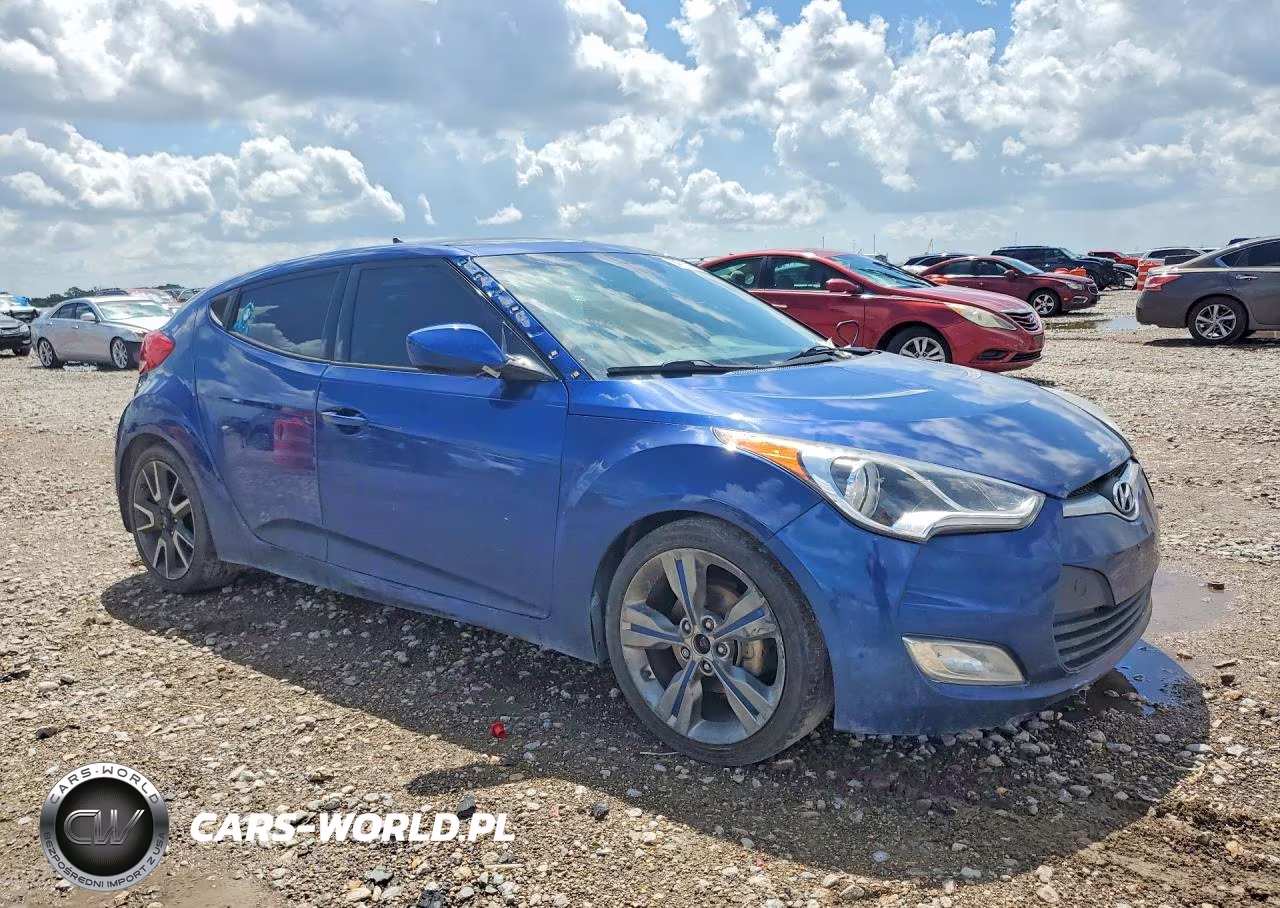 2016 Hyundai Veloster Base VIN:KMHTC6AD3GU272520 - 4