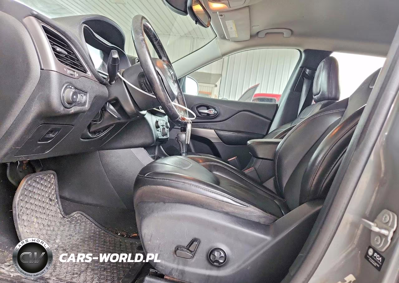 2021 Jeep Cherokee Latitude Plus VIN:1C4PJMLB1MD125037 - 7