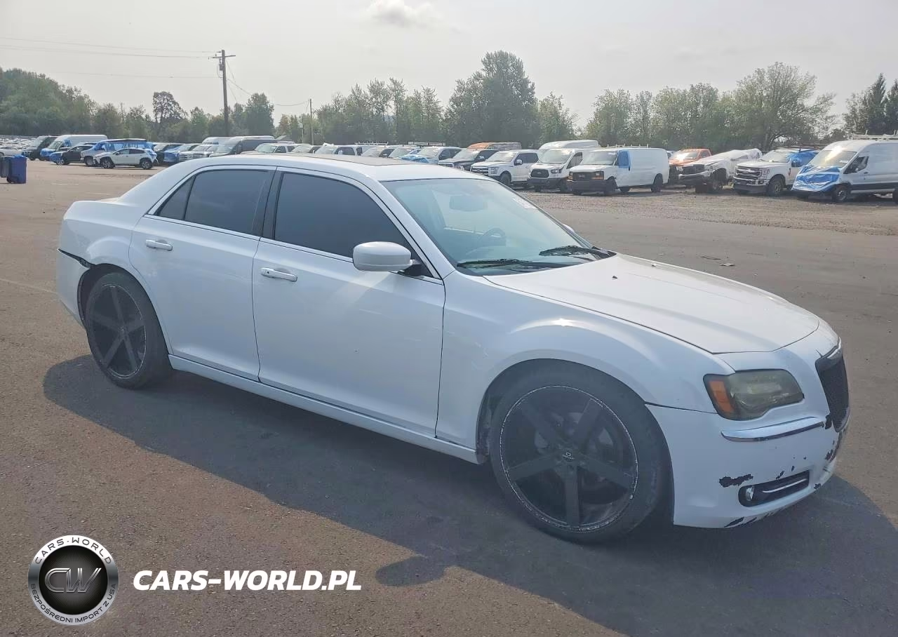 2013 Chrysler 300 VIN:2C3CCAAG3DH707704 - 4