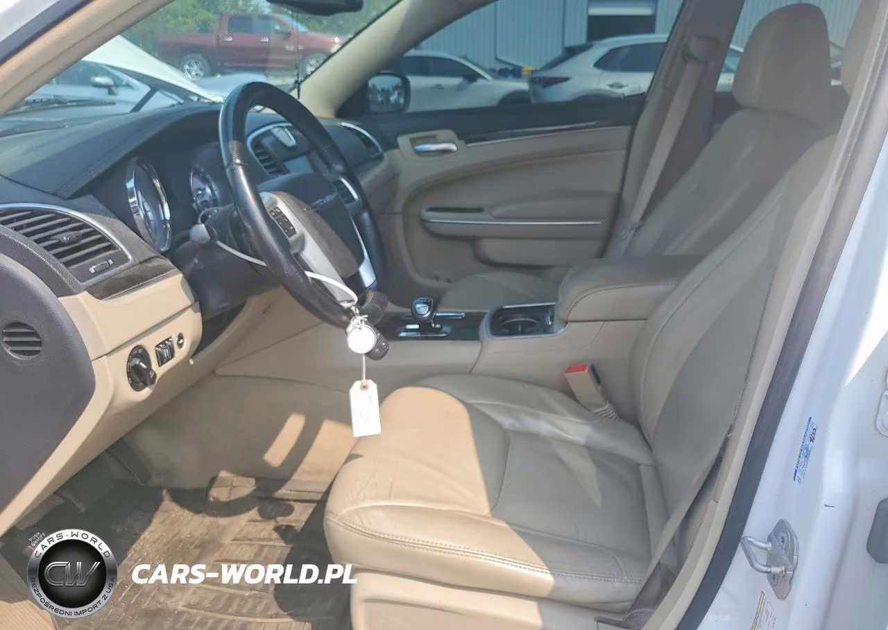 2013 Chrysler 300 VIN:2C3CCAAG3DH707704 - 7