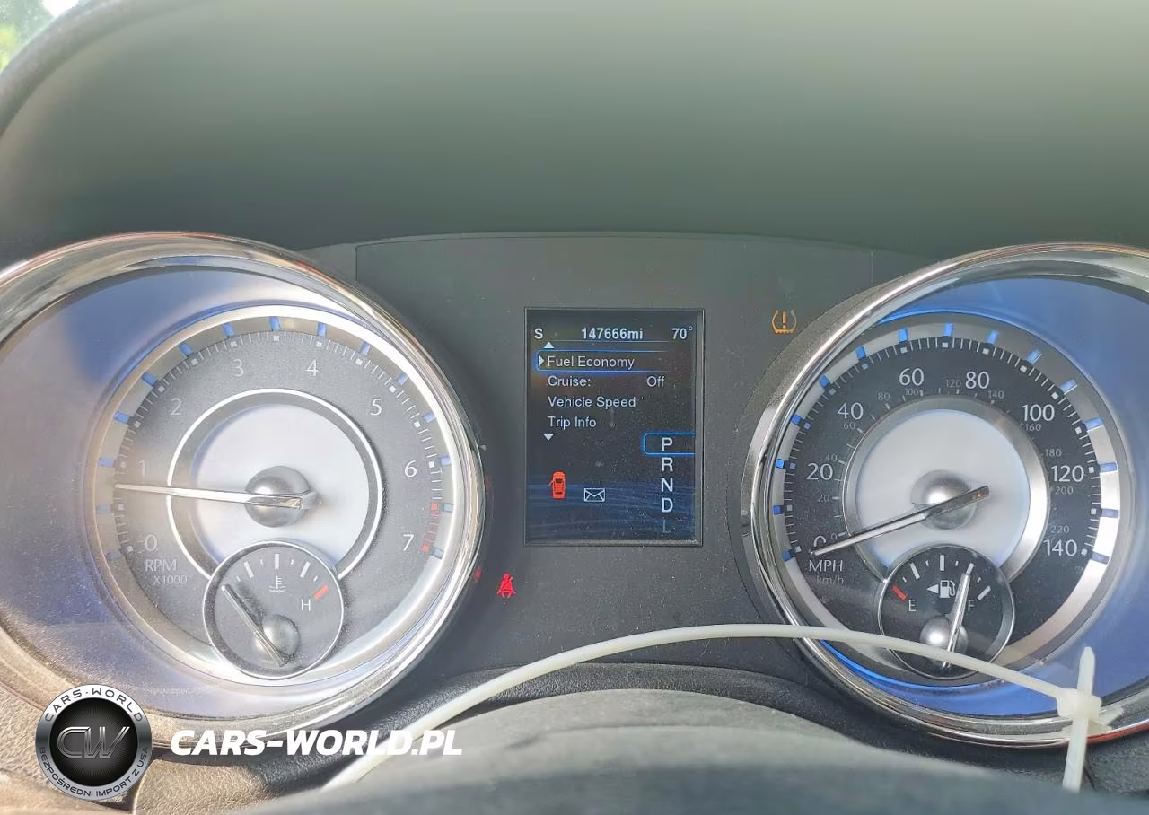 2013 Chrysler 300 VIN:2C3CCAAG3DH707704 - 9