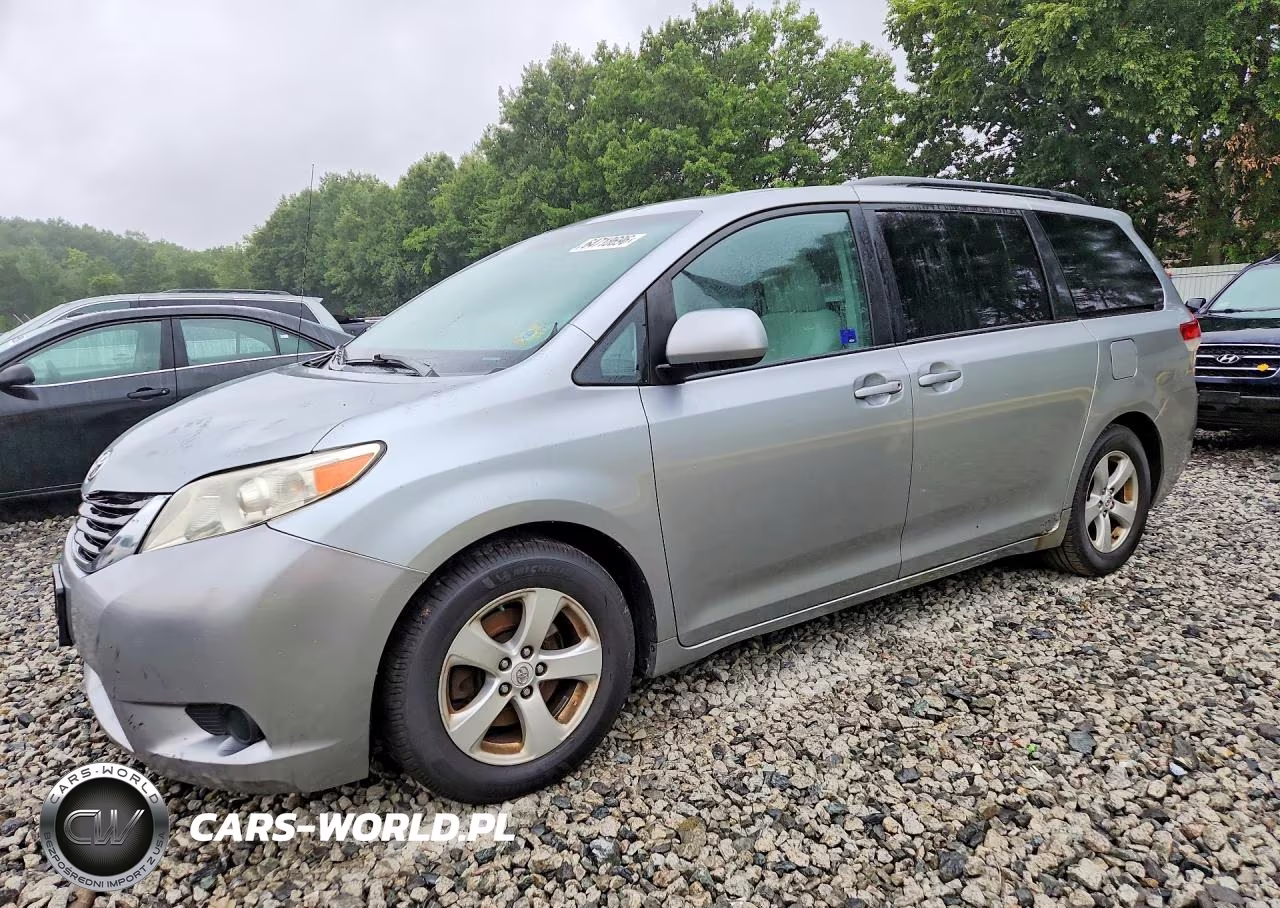 2011 Toyota Sienna Le