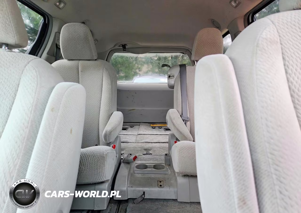 2011 Toyota Sienna Le VIN:5TDKK3DCXBS065057 - 10