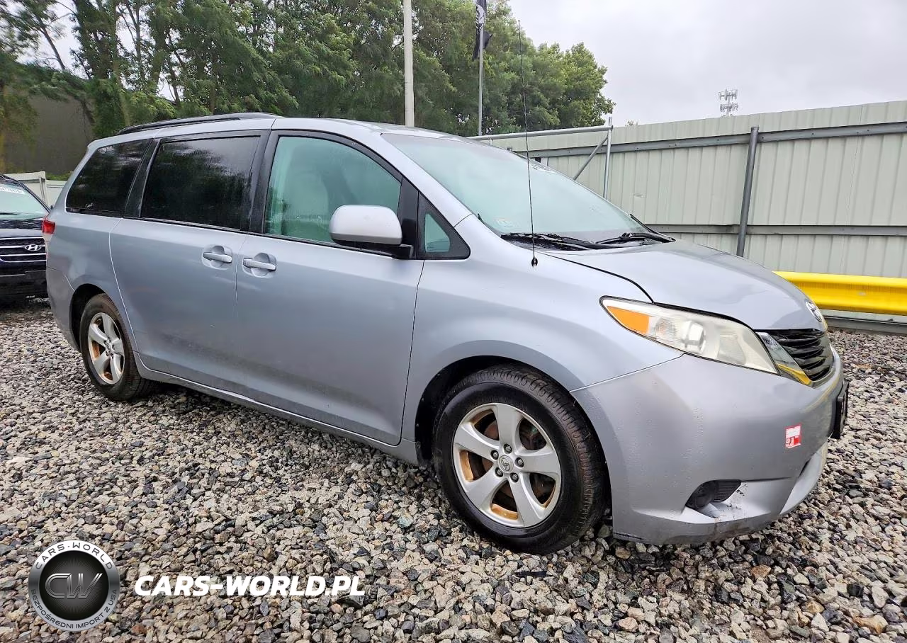 2011 Toyota Sienna Le VIN:5TDKK3DCXBS065057 - 4