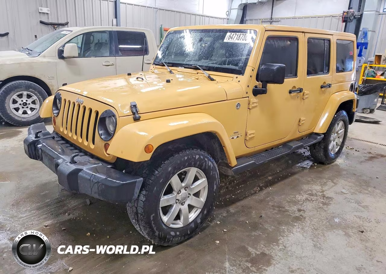 2013 Jeep Wrangler Unlimited Sahara VIN:1C4BJWEG2DL646028 - 1