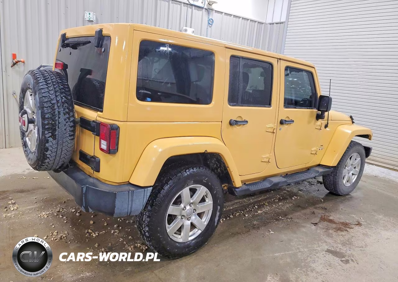 2013 Jeep Wrangler Unlimited Sahara VIN:1C4BJWEG2DL646028 - 3