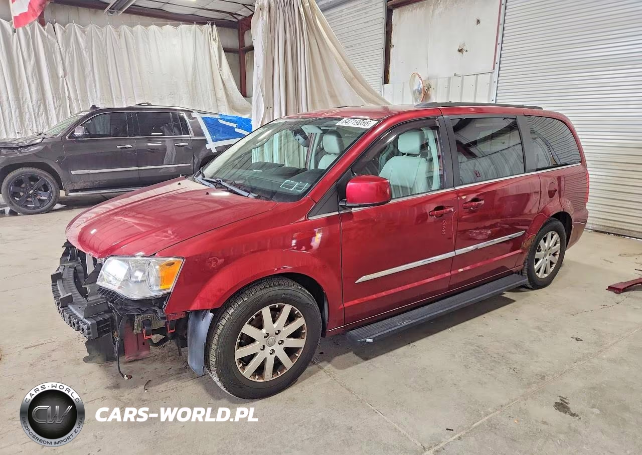 2013 Chrysler Town & Country Touring – zdjęcie 1 z 14