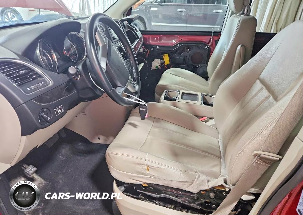 2013 Chrysler Town & Country Touring VIN:2C4RC1BG0DR645869 - 7