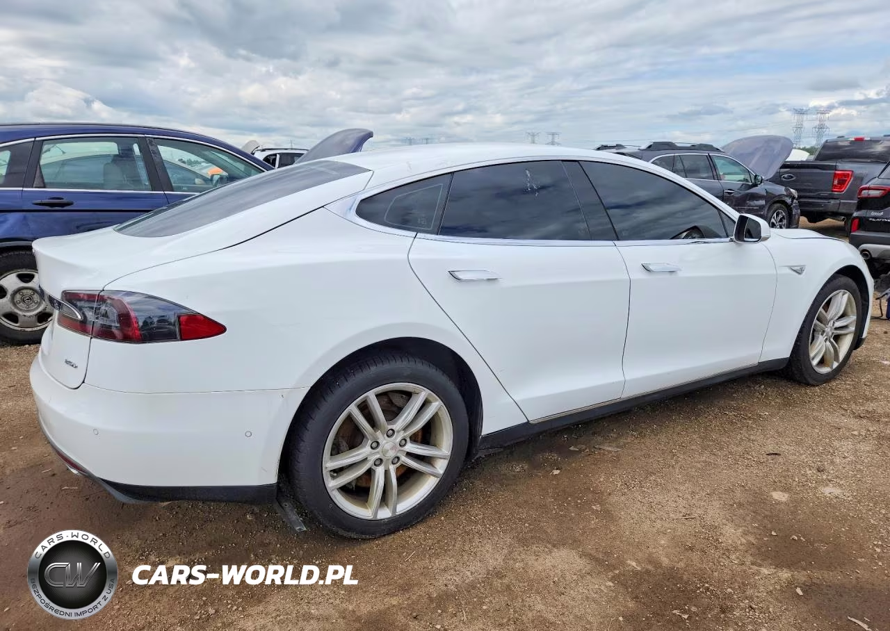 2015 Tesla Model S 85D VIN:5YJSA1H29FF084802 - 3