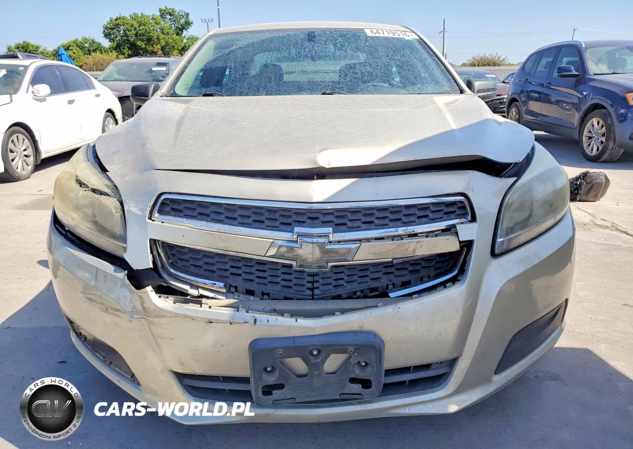 2013 Chevrolet Malibu Ls VIN:1G11B5SAXDF352855 - 5