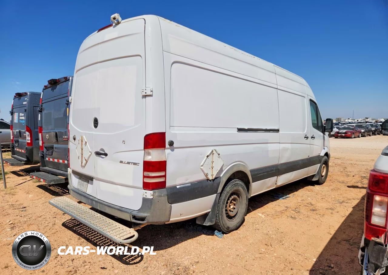 2015 Mercedes-Benz Sprinter 2500 Delivery Van VIN:WD3PE8DBXFP136964 - 3